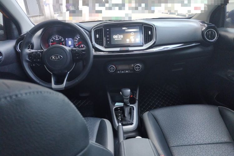 Used Kia kx1 Stonic 2019 1.4L Automatic Sport Edition China VI Center Console