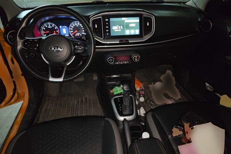 Used Kia kx1 Stonic 2019 1.4L Automatic Fun Edition China VI Center Console