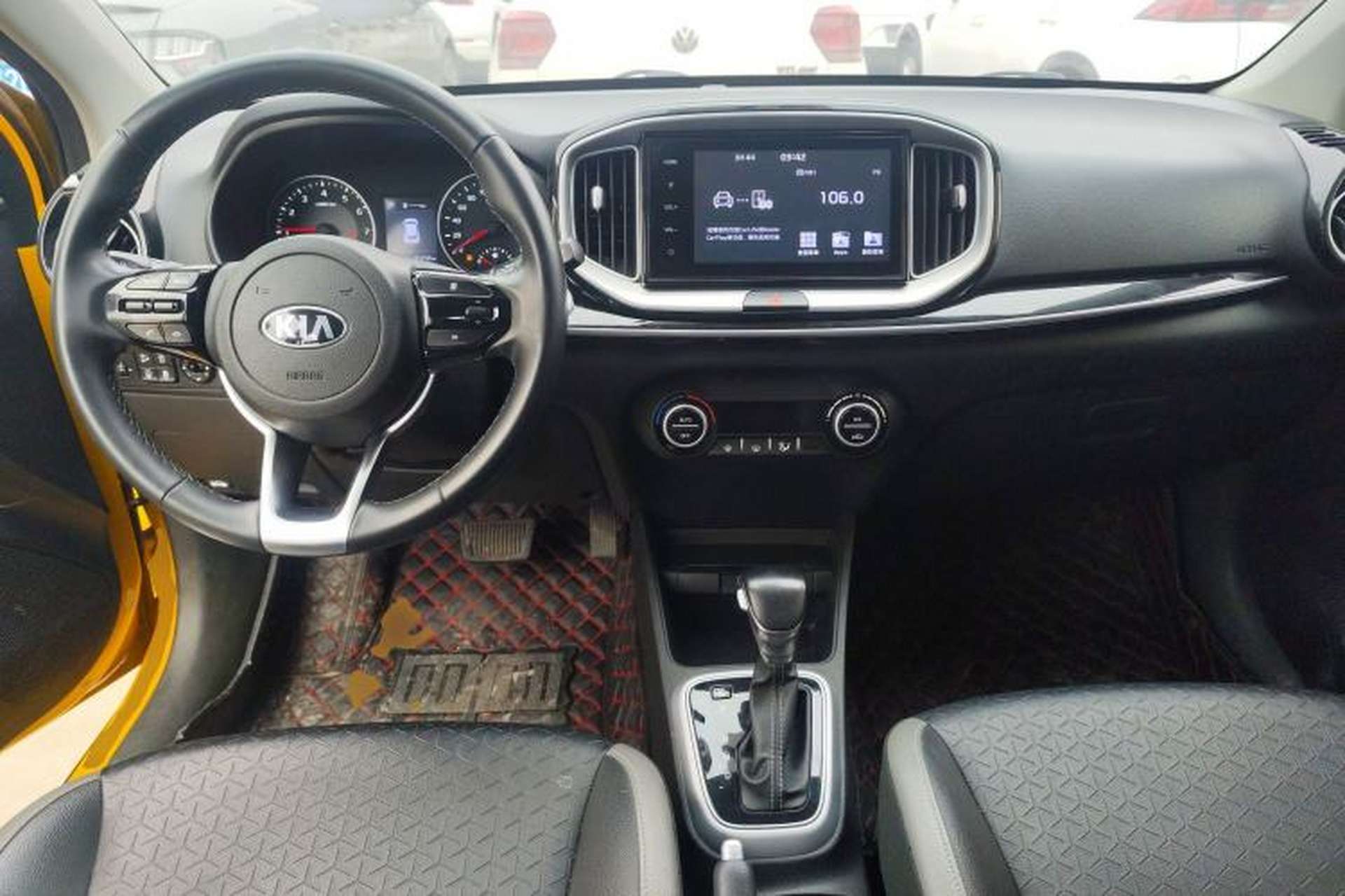 Used Kia kx1 Stonic 2019 1.4L Automatic Fun Edition China V Standard Center Console