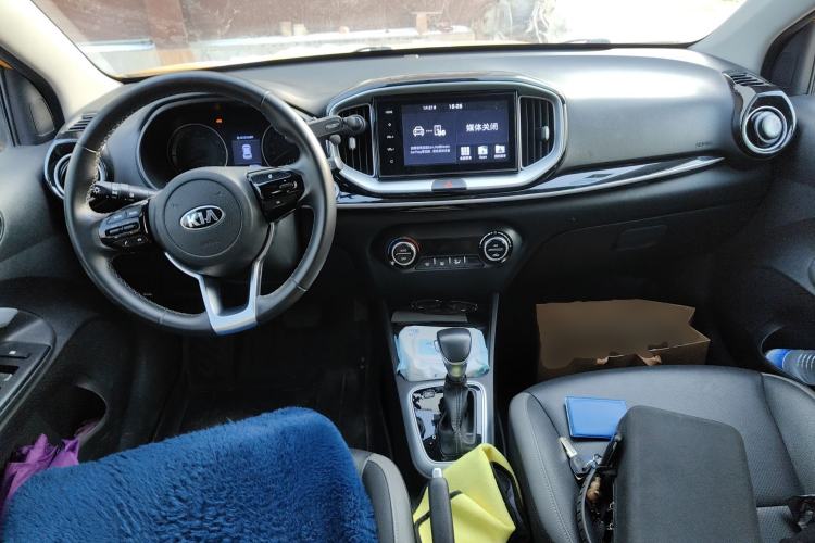 Used Kia kx1 Stonic 2019 1.4L Automatic Fun Edition China VI Center Console