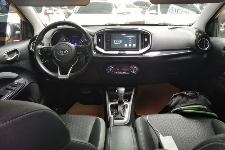 Used Kia kx1 Stonic 2019 1.4L Automatic Fun Edition China VI Center Console