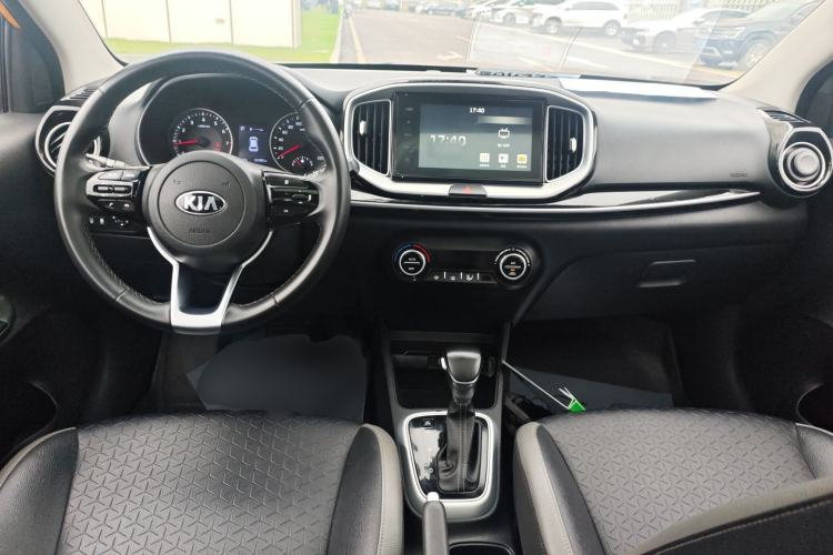 Used Kia kx1 Stonic 2019 1.4L Automatic Fun Edition China V Standard Center Console