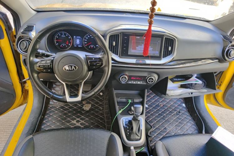 Used Kia kx1 Stonic 2019 1.4L Automatic Fun Edition China V Standard Center Console