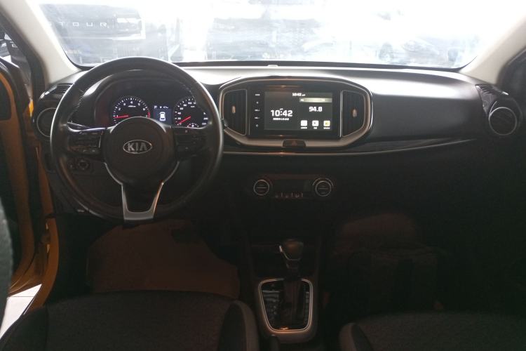 Used Kia kx1 Stonic 2019 1.4L Automatic Fun Edition China VI Center Console