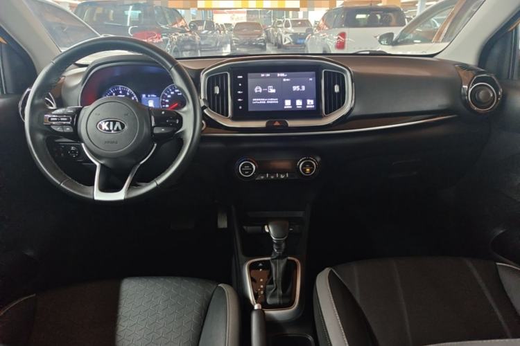 Used Kia kx1 Stonic 2019 1.4L Automatic Sport Edition China VI Center Console
