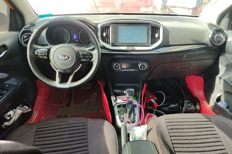 Used Kia kx1 Stonic 2019 1.4L Automatic Fun Edition China VI Center Console