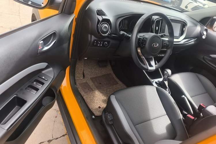 Used Kia kx1 Stonic 2019 1.4L Automatic Sport Edition China VI Driver Seat