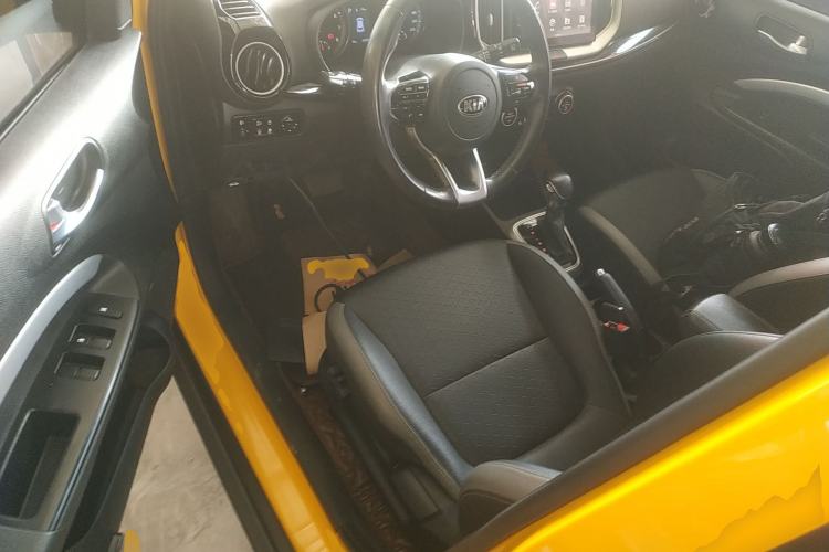 Used Kia kx1 Stonic 2019 1.4L Automatic Sport Edition China VI Driver Seat
