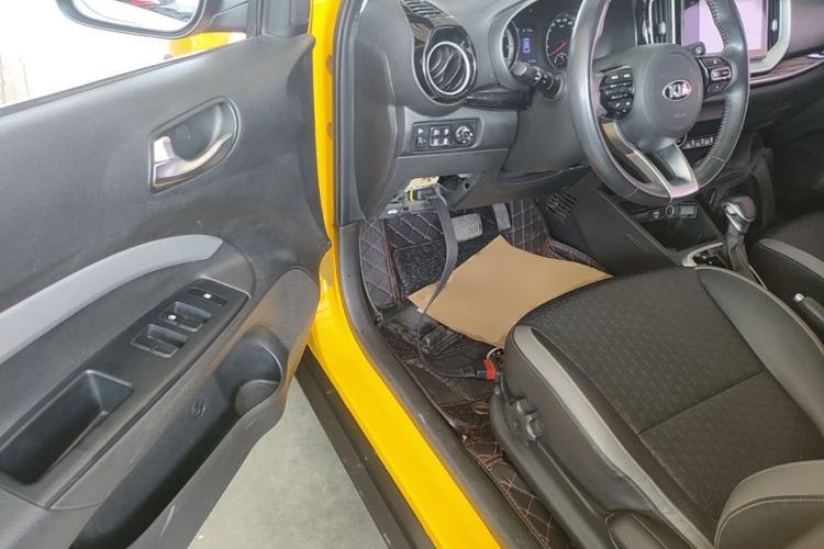 Used Kia kx1 Stonic 2019 1.4L Automatic Sport Edition China VI Driver Seat