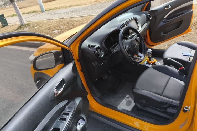 Used Kia kx1 Stonic 2019 1.4L Automatic Fun Edition China VI Driver Seat