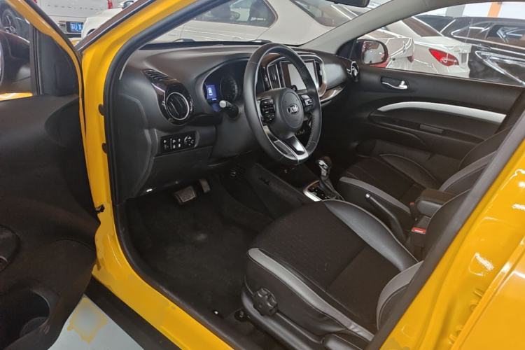 Used Kia kx1 Stonic 2019 1.4L Automatic Sport Edition China VI Driver Seat