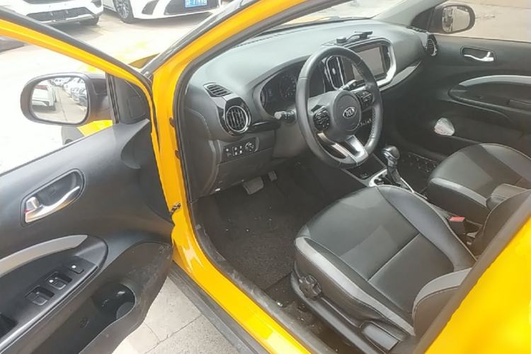 Used Kia kx1 Stonic 2019 1.4L Automatic Fun Edition China VI Driver Seat