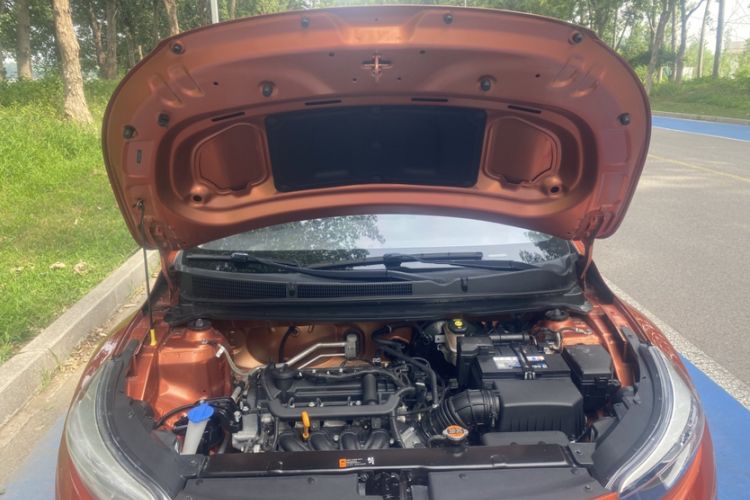 Used Kia kx1 Stonic 2019 1.4L Automatic Sport Edition China VI Engine Bay