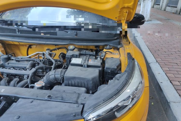 Used Kia kx1 Stonic 2019 1.4L Automatic Sport Edition China VI Engine Bay Left