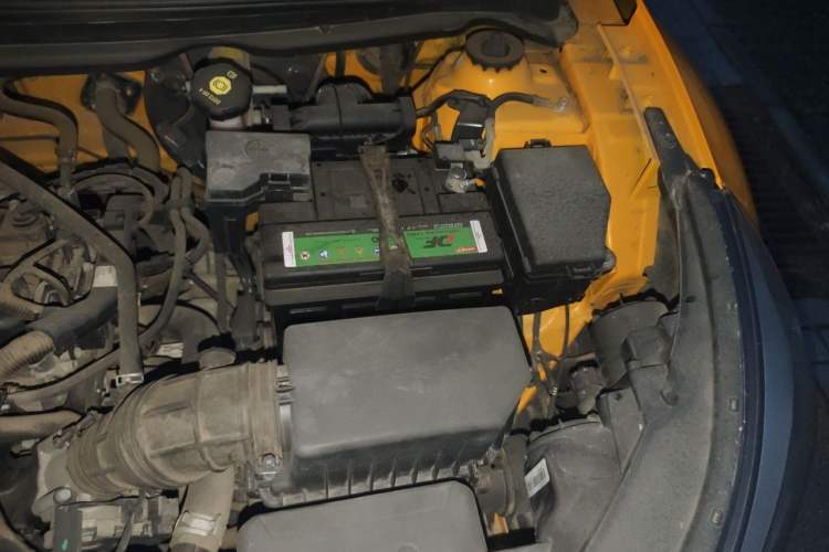 Used Kia kx1 Stonic 2019 1.4L Automatic Fun Edition China V Standard Engine Bay Left