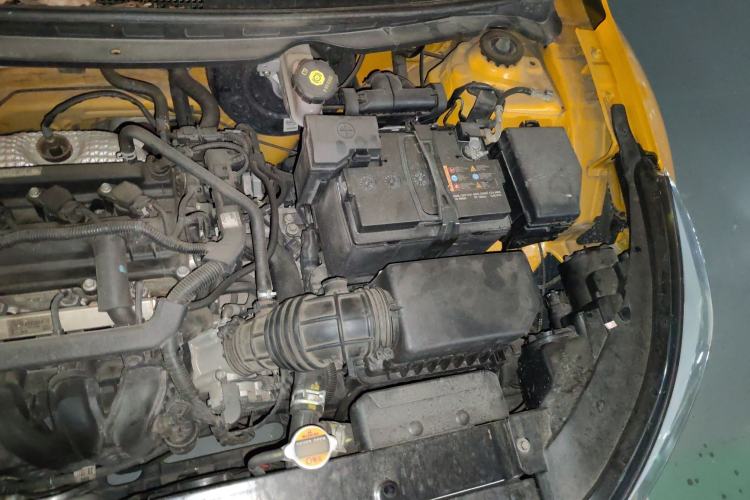 Used Kia kx1 Stonic 2019 1.4L Automatic Sport Edition China VI Engine Bay Left