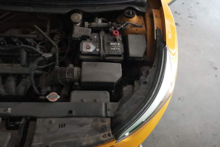 Used Kia kx1 Stonic 2019 1.4L Automatic Fashion Edition China VI Engine Bay Left