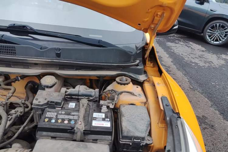 Used Kia kx1 Stonic 2019 1.4L Automatic Sport Edition China VI Engine Bay Left