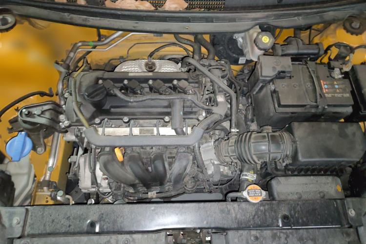 Used Kia kx1 Stonic 2019 1.4L Automatic Sport Edition China VI Engine Bay