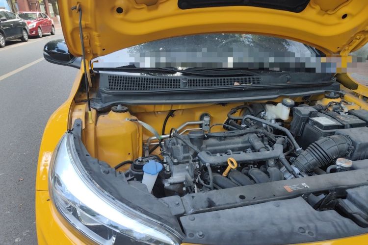Used Kia kx1 Stonic 2019 1.4L Automatic Sport Edition China VI Engine Bay Right