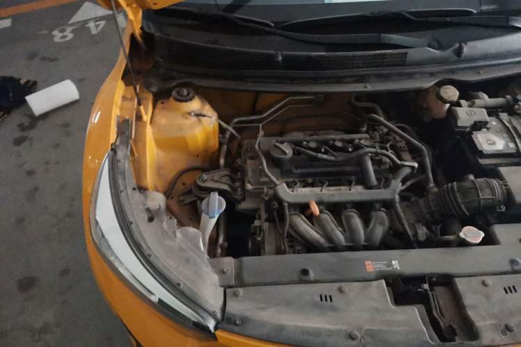 Used Kia kx1 Stonic 2019 1.4L Automatic Fashion Edition China VI Engine Bay Right
