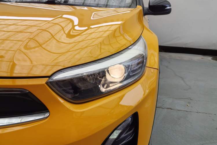 Used Kia kx1 Stonic 2019 1.4L Automatic Sport Edition China VI Exterior 2