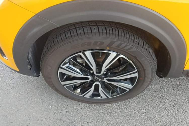 Used Kia kx1 Stonic 2019 1.4L Automatic Sport Edition China VI Exterior 4