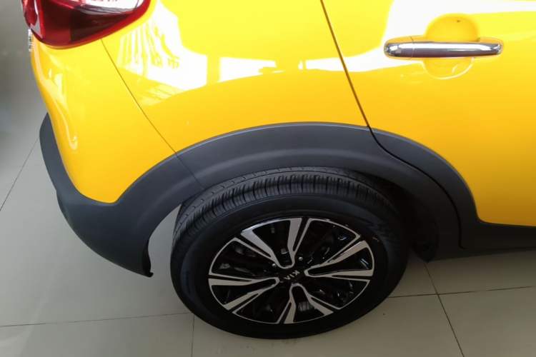 Used Kia kx1 Stonic 2019 1.4L Automatic Fun Edition China VI Exterior 5