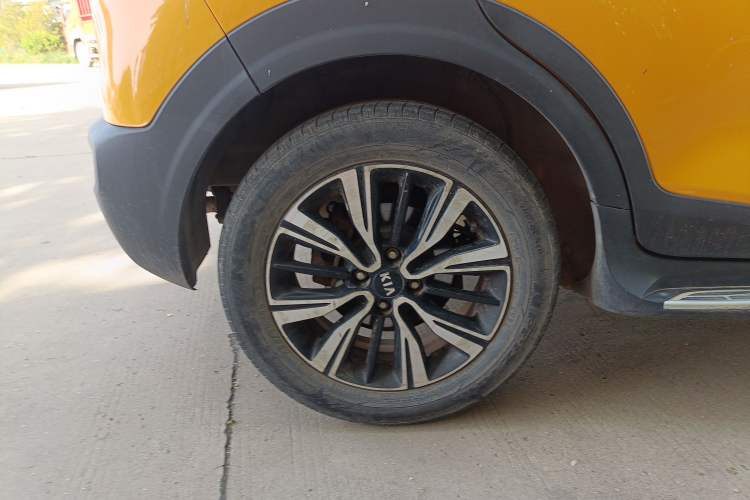Used Kia kx1 Stonic 2019 1.4L Automatic Fun Edition China VI Exterior 5