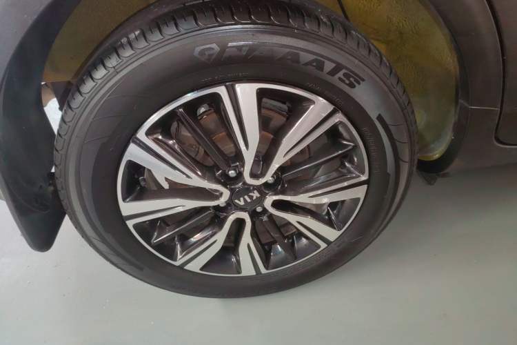 Used Kia kx1 Stonic 2019 1.4L Automatic Sport Edition China VI Exterior 5