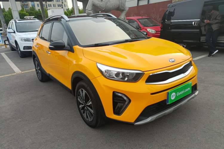Used Kia kx1 Stonic 2019 1.4L Automatic Sport Edition China VI Front Right 45 Deg