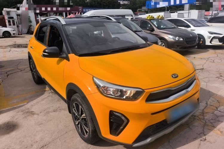 Used Kia kx1 Stonic 2019 1.4L Automatic Sport Edition China VI Front Right 45 Deg