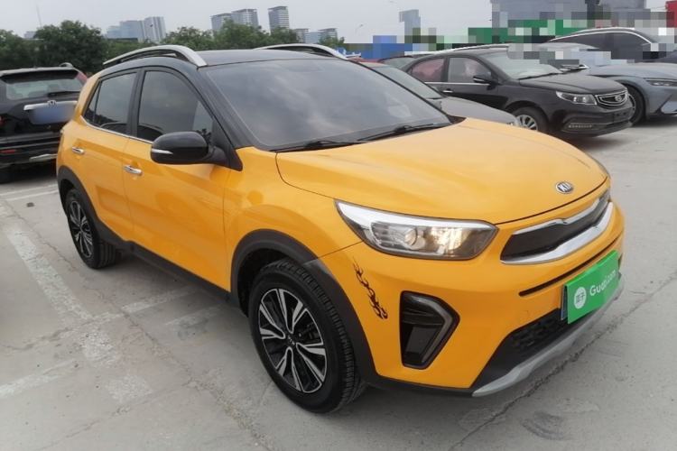 Used Kia kx1 Stonic 2019 1.4L Automatic Sport Edition China VI Front Right 45 Deg