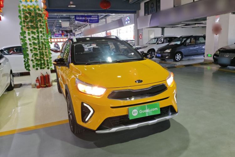 Used Kia kx1 Stonic 2019 1.4L Automatic Sport Edition China VI Front Right 45 Deg