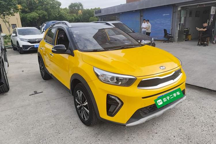 Used Kia kx1 Stonic 2019 1.4L Automatic Fun Edition China VI Front Right 45 Deg