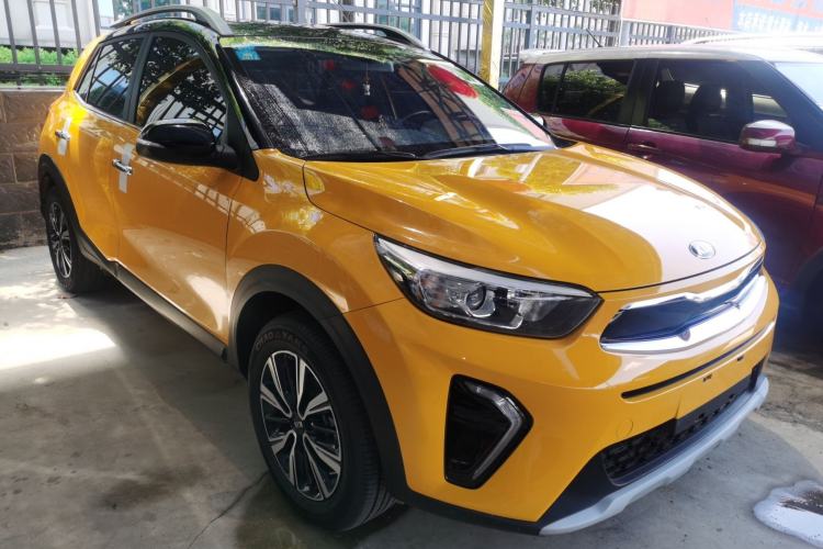 Used Kia kx1 Stonic 2019 1.4L Automatic Sport Edition China VI Front Right 45 Deg