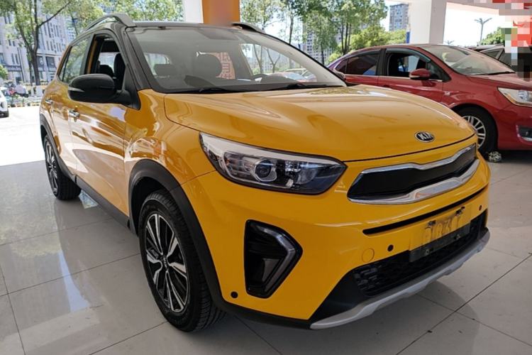 Used Kia kx1 Stonic 2019 1.4L Automatic Sport Edition China VI Front Right 45 Deg