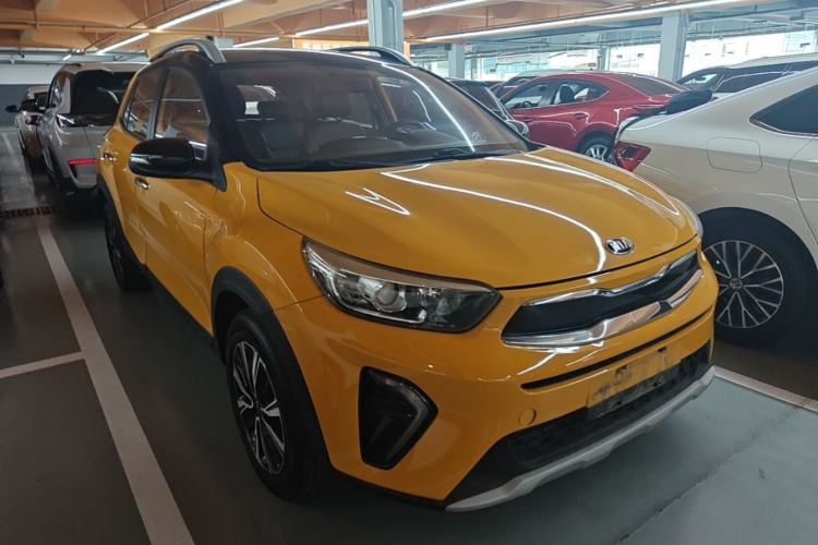 Used Kia kx1 Stonic 2019 1.4L Automatic Sport Edition China VI Front Right 45 Deg