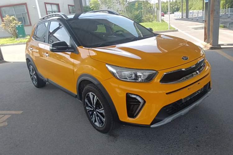 Used Kia kx1 Stonic 2019 1.4L Automatic Sport Edition China VI Front Right 45 Deg