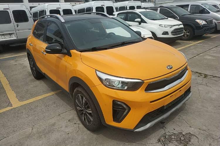 Used Kia kx1 Stonic 2019 1.4L Automatic Fun Edition China VI Front Right 45 Deg