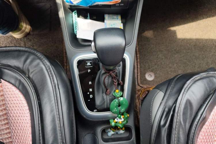 Used Kia kx1 Stonic 2019 1.4L Automatic Sport Edition China VI Gear Lever