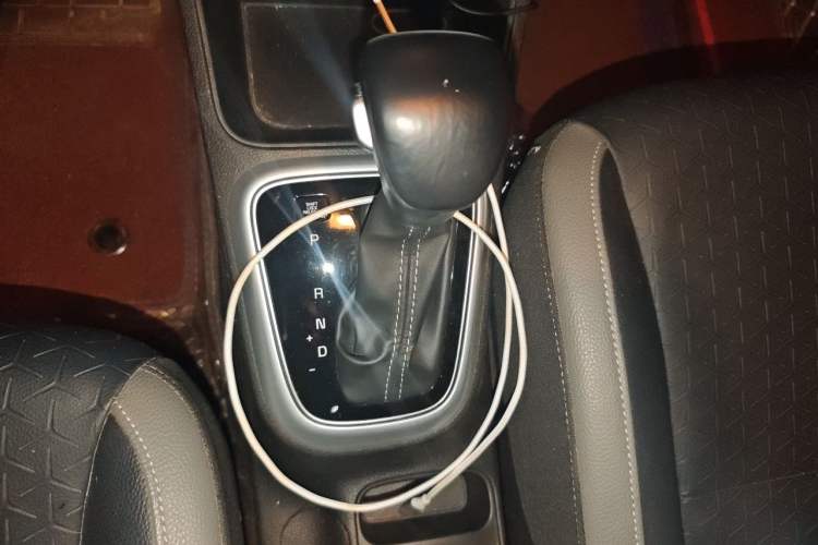 Used Kia kx1 Stonic 2019 1.4L Automatic Fun Edition China V Standard Gear Lever