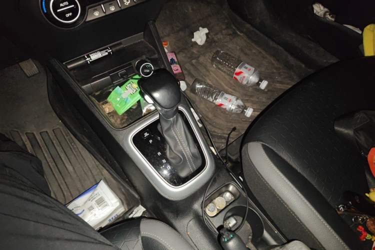 Used Kia kx1 Stonic 2019 1.4L Automatic Fun Edition China VI Gear Lever