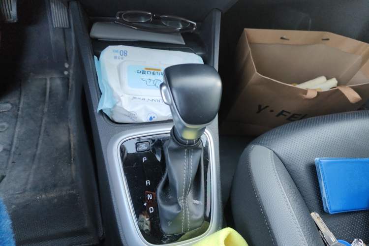 Used Kia kx1 Stonic 2019 1.4L Automatic Fun Edition China VI Gear Lever
