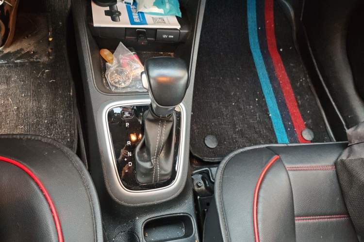 Used Kia kx1 Stonic 2019 1.4L Automatic Fun Edition China VI Gear Lever