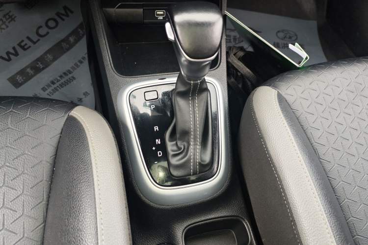 Used Kia kx1 Stonic 2019 1.4L Automatic Fun Edition China V Standard Gear Lever
