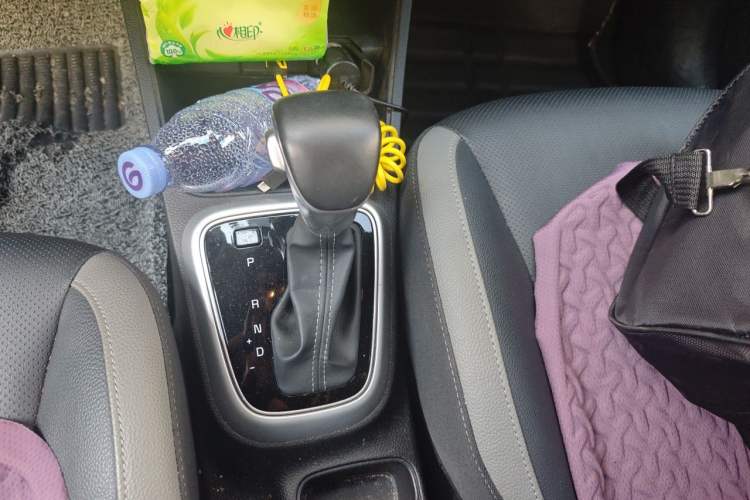Used Kia kx1 Stonic 2019 1.4L Automatic Fun Edition China VI Gear Lever
