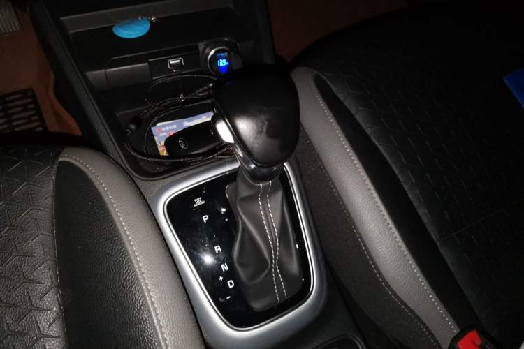 Used Kia kx1 Stonic 2019 1.4L Automatic Fashion Edition China VI Gear Lever