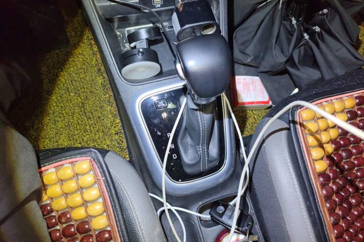 Used Kia kx1 Stonic 2019 1.4L Automatic Fun Edition China V Standard Gear Lever