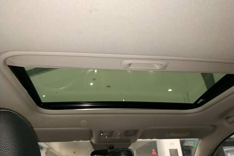 Used Kia kx1 Stonic 2019 1.4L Automatic Sport Edition China VI Headliner